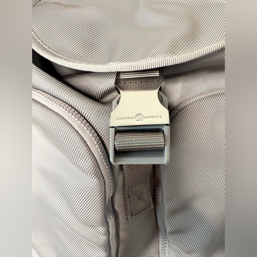 Lululemon Carry Onward Rucksack *12L - Picture 10 of 17